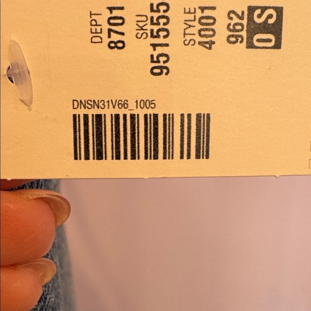 Aeropostale Women's Low Rise Baggy Straight Leg Jeans in Light Blue Wash - Picture 6 of 6